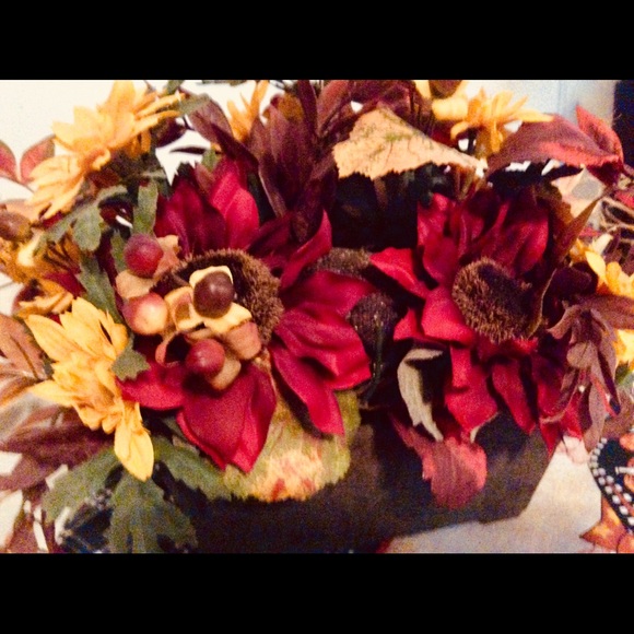Autumn Mums and Leaves🍂Floral Accent Decor - Picture 2 of 6